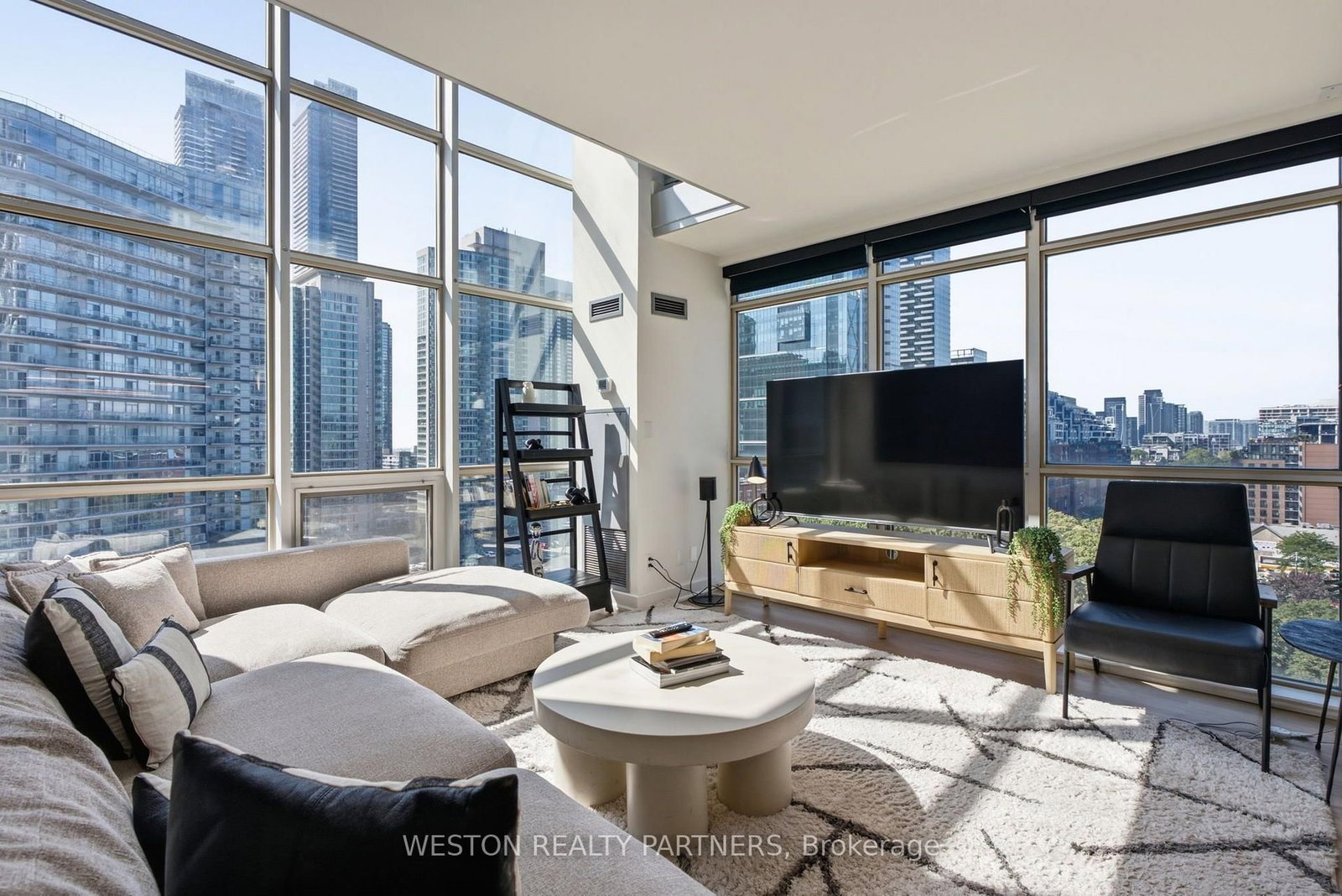 1124-36 Blue Jays Way, Toronto, view 11