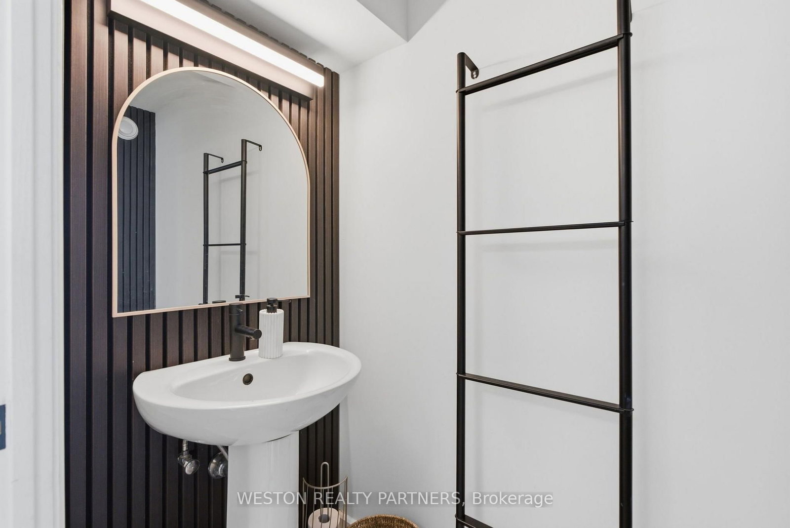 1124-36 Blue Jays Way, Toronto, view 16