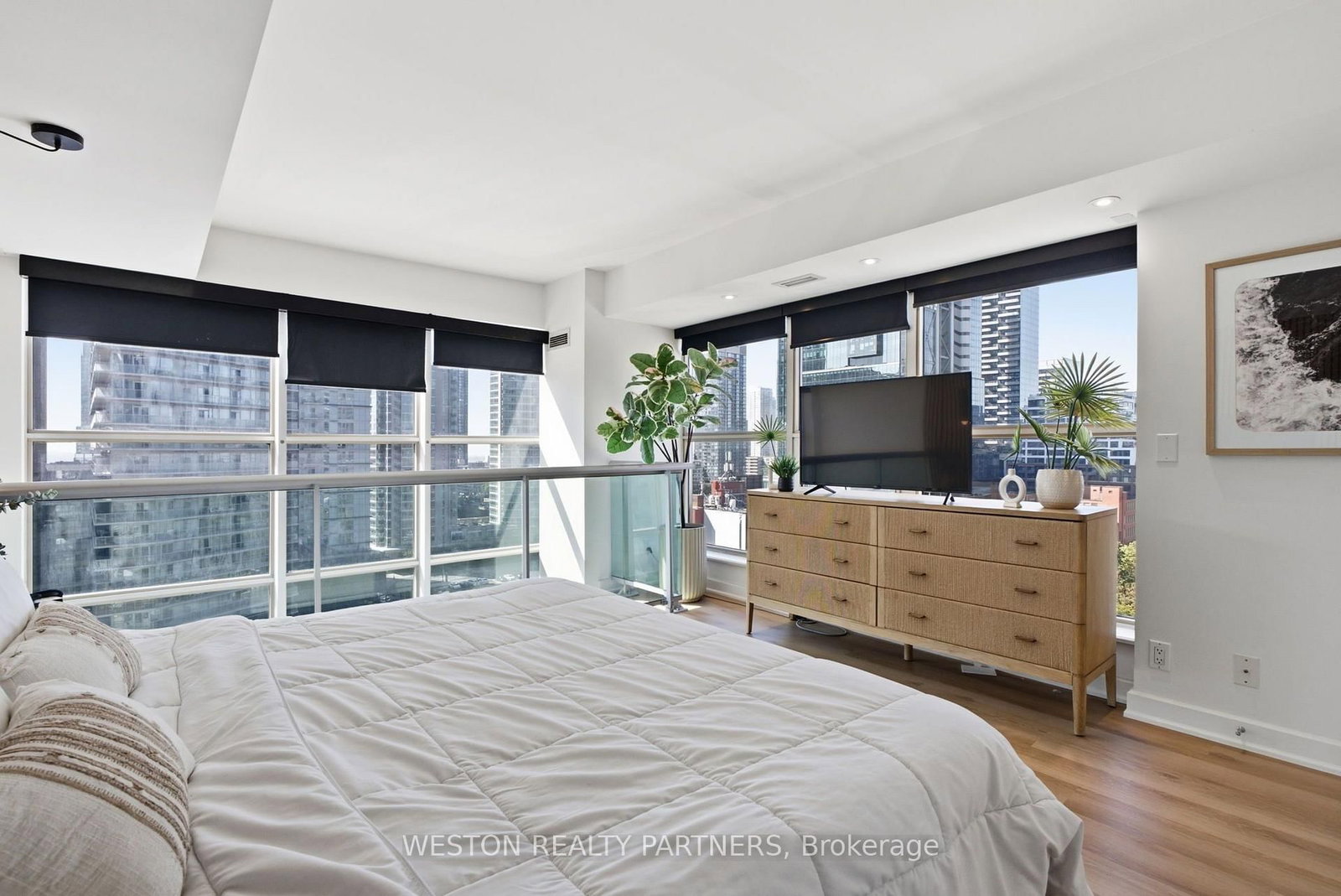 1124-36 Blue Jays Way, Toronto, view 20