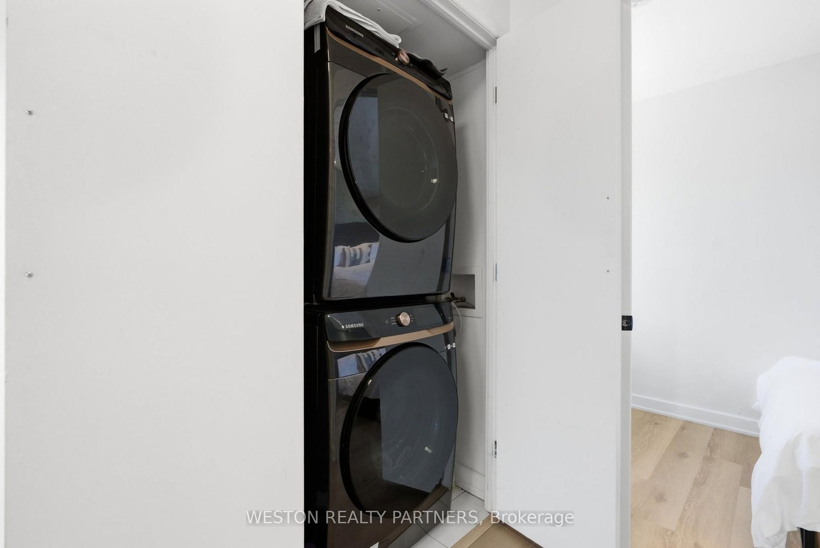 1124-36 Blue Jays Way, Toronto, view 27