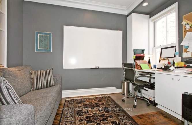 Upper-47 Gloucester St, Toronto, view 11