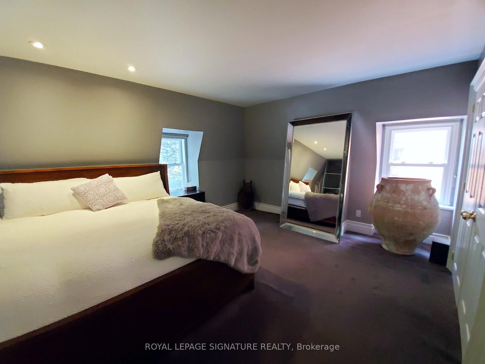 Upper-47 Gloucester St, Toronto, view 18