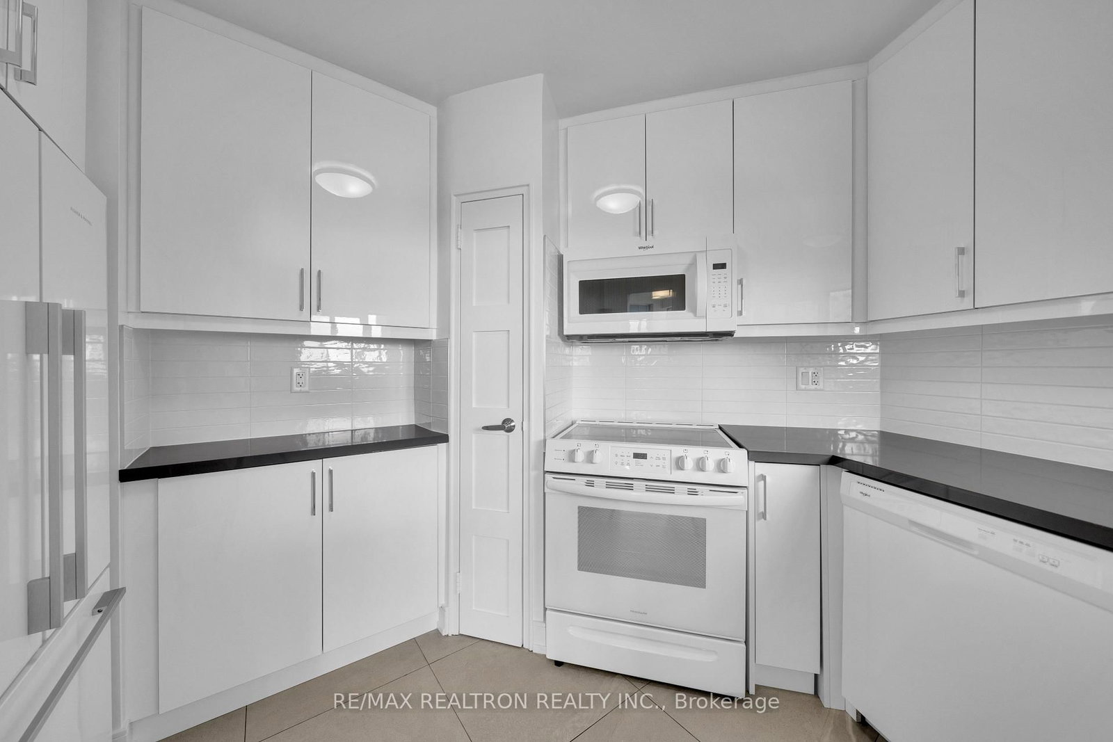 1202-9 Deer Park Cres, Toronto, view 5