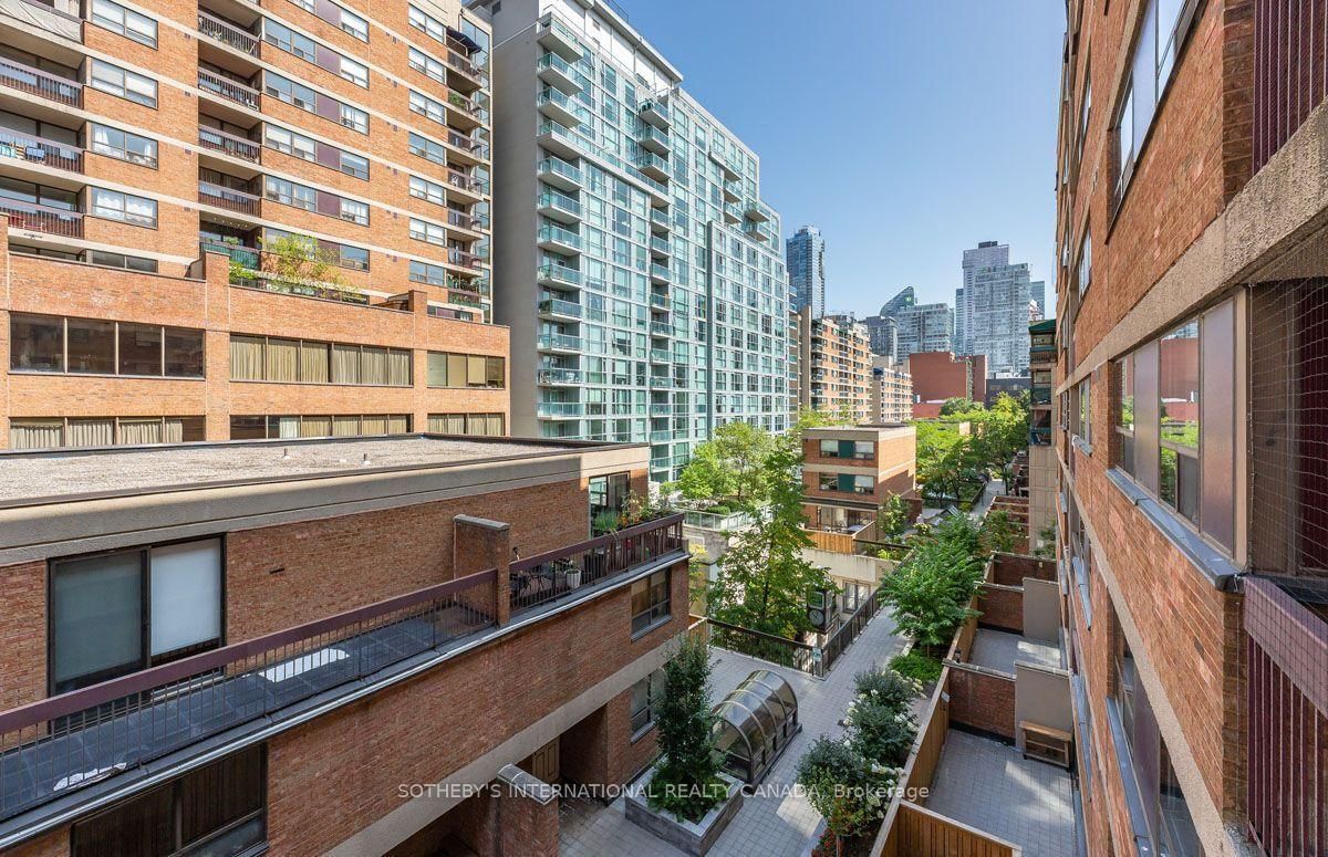 520-89 McCaul St, Toronto, view 16