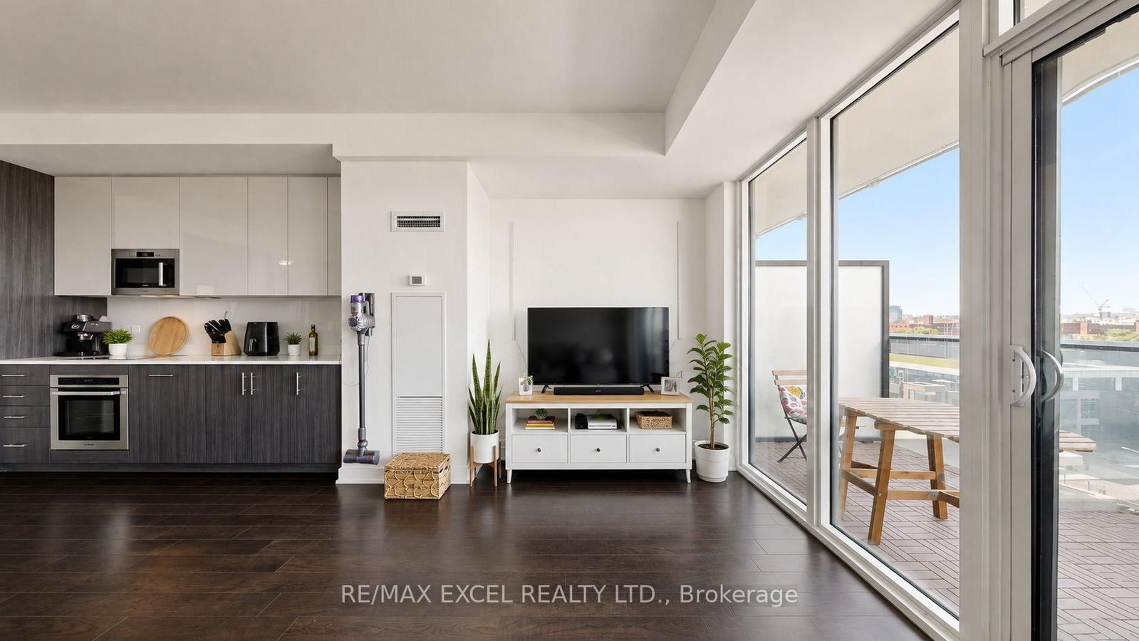 330 Richmond Street W • #1010 • Toronto, ON photo 11