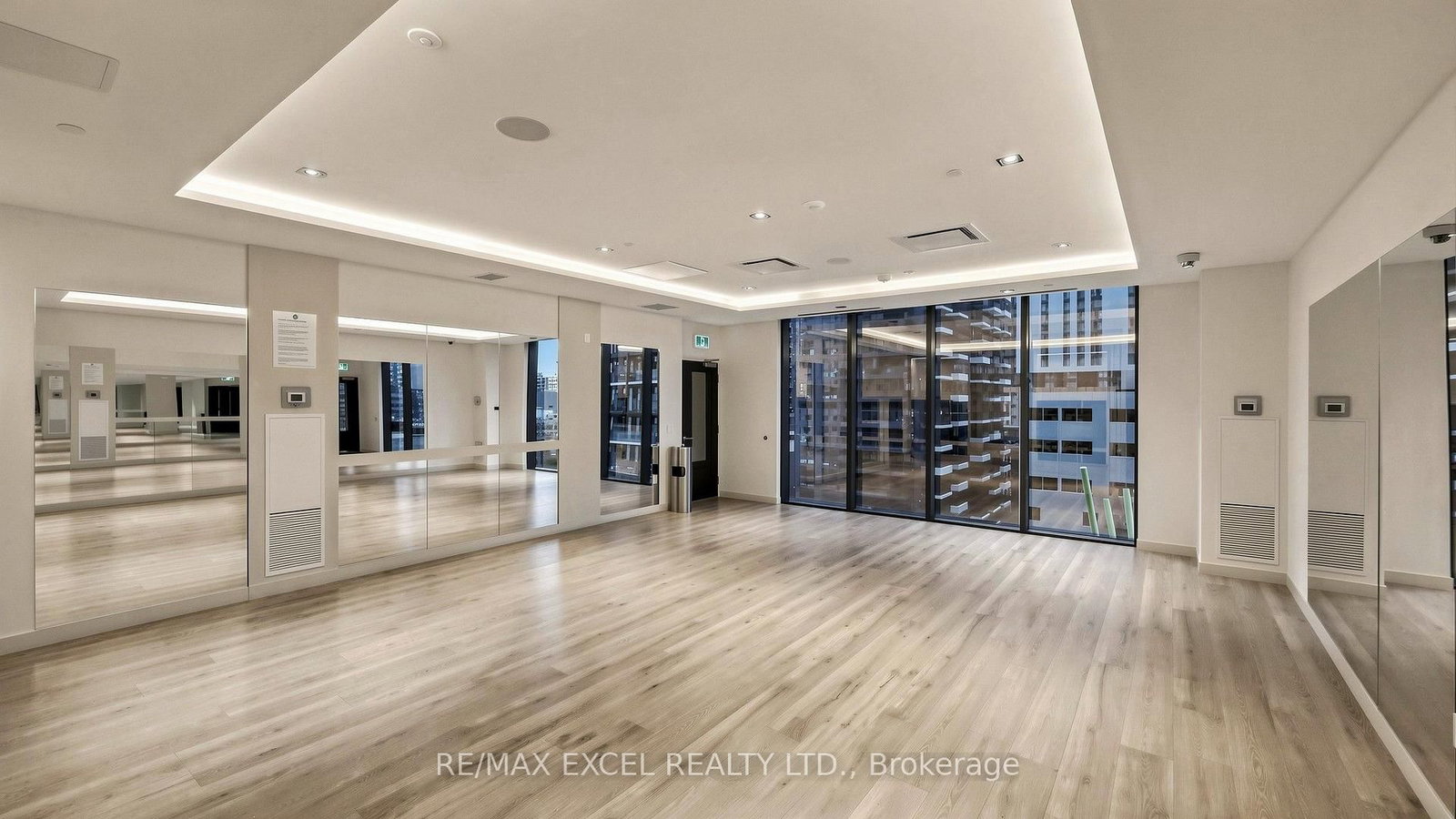 330 Richmond Street W • #1010 • Toronto, ON photo 21