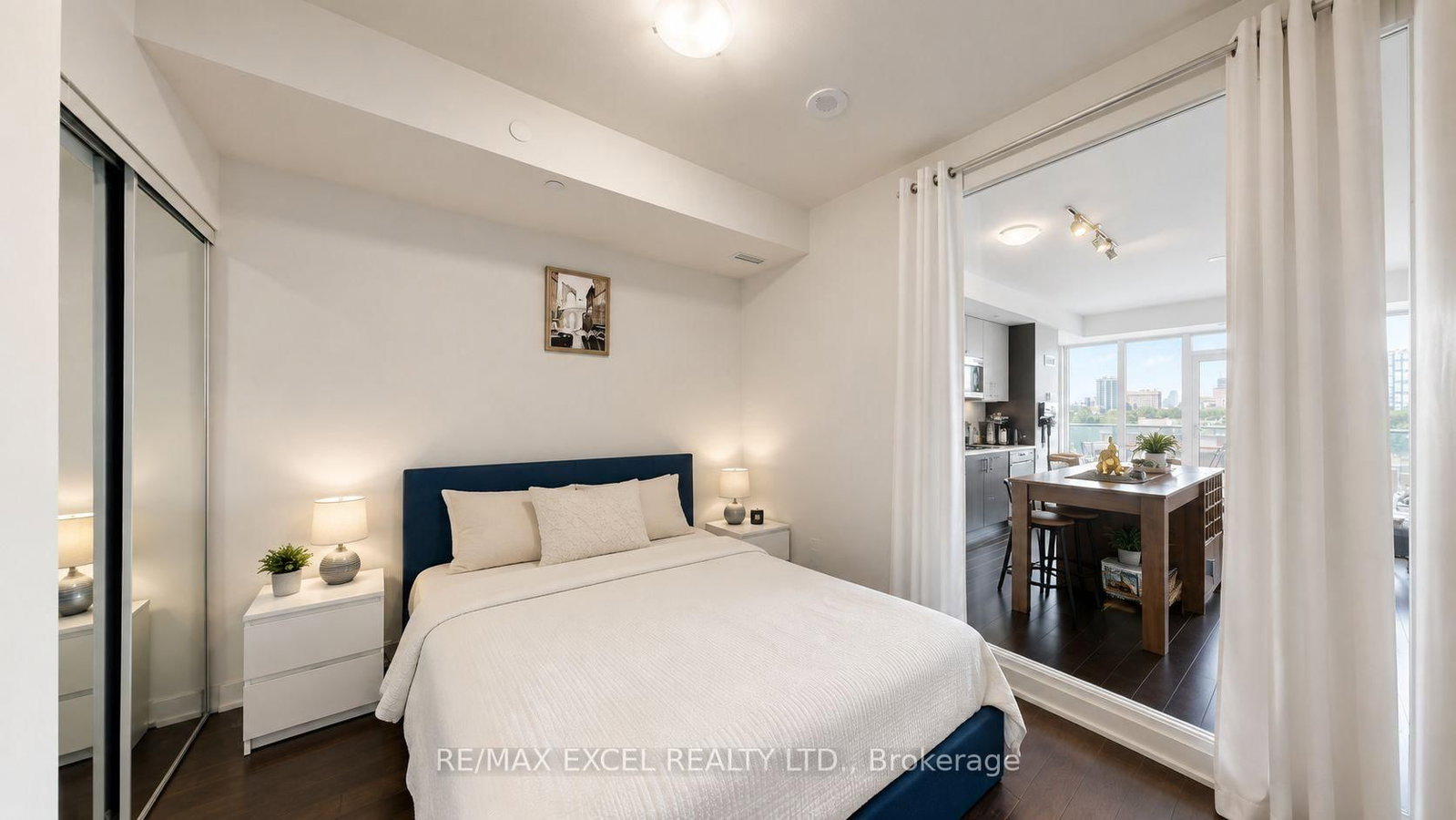 330 Richmond Street W • #1010 • Toronto, ON photo 5