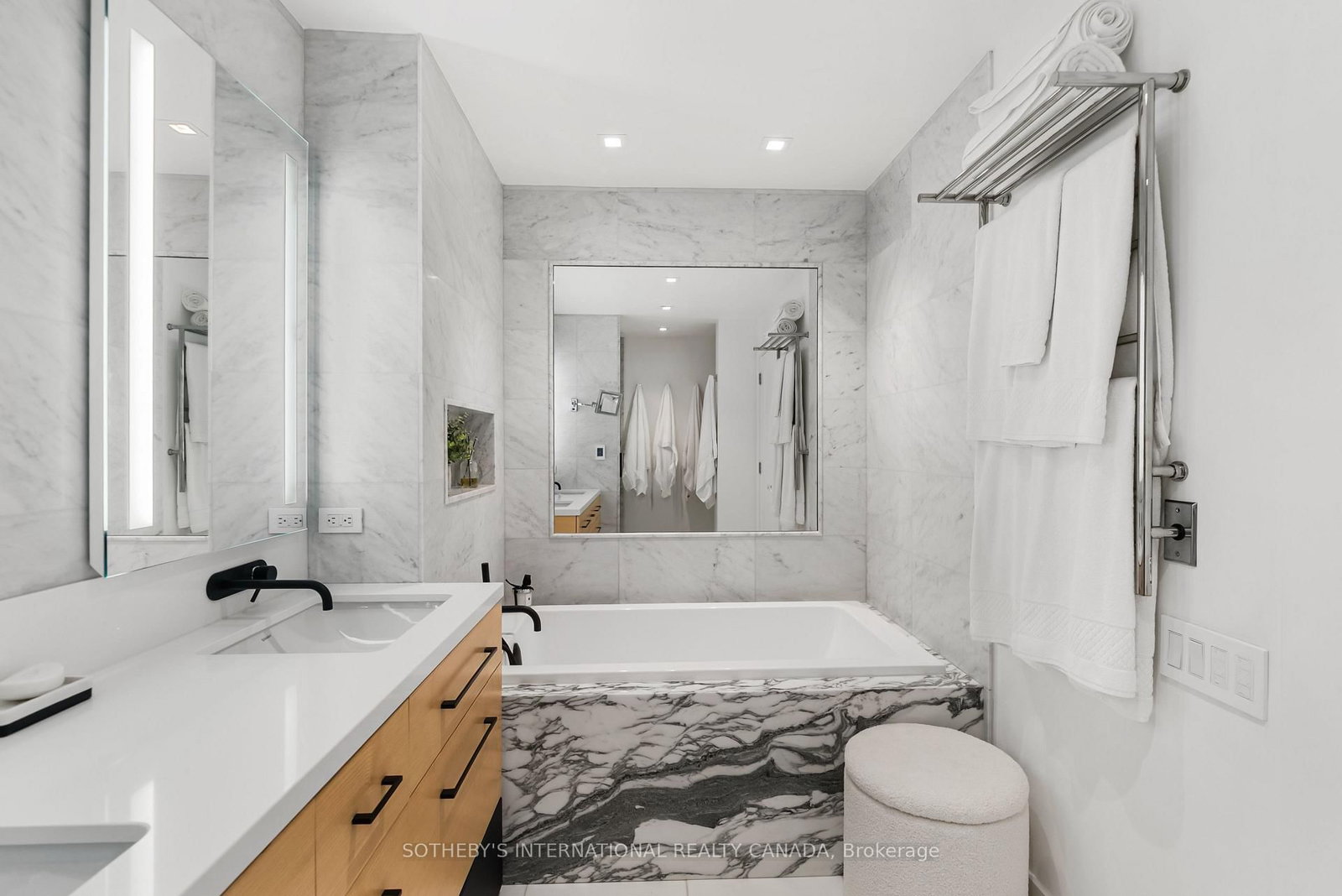 20 Scrivener Square • #716 • Toronto, ON photo 32