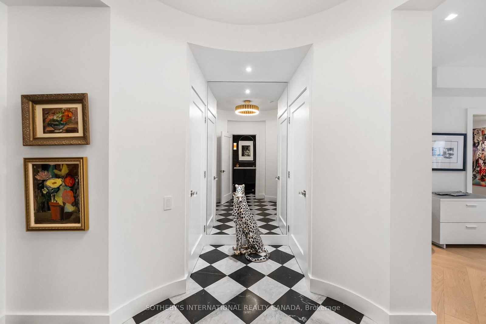 20 Scrivener Square • #716 • Toronto, ON photo 4