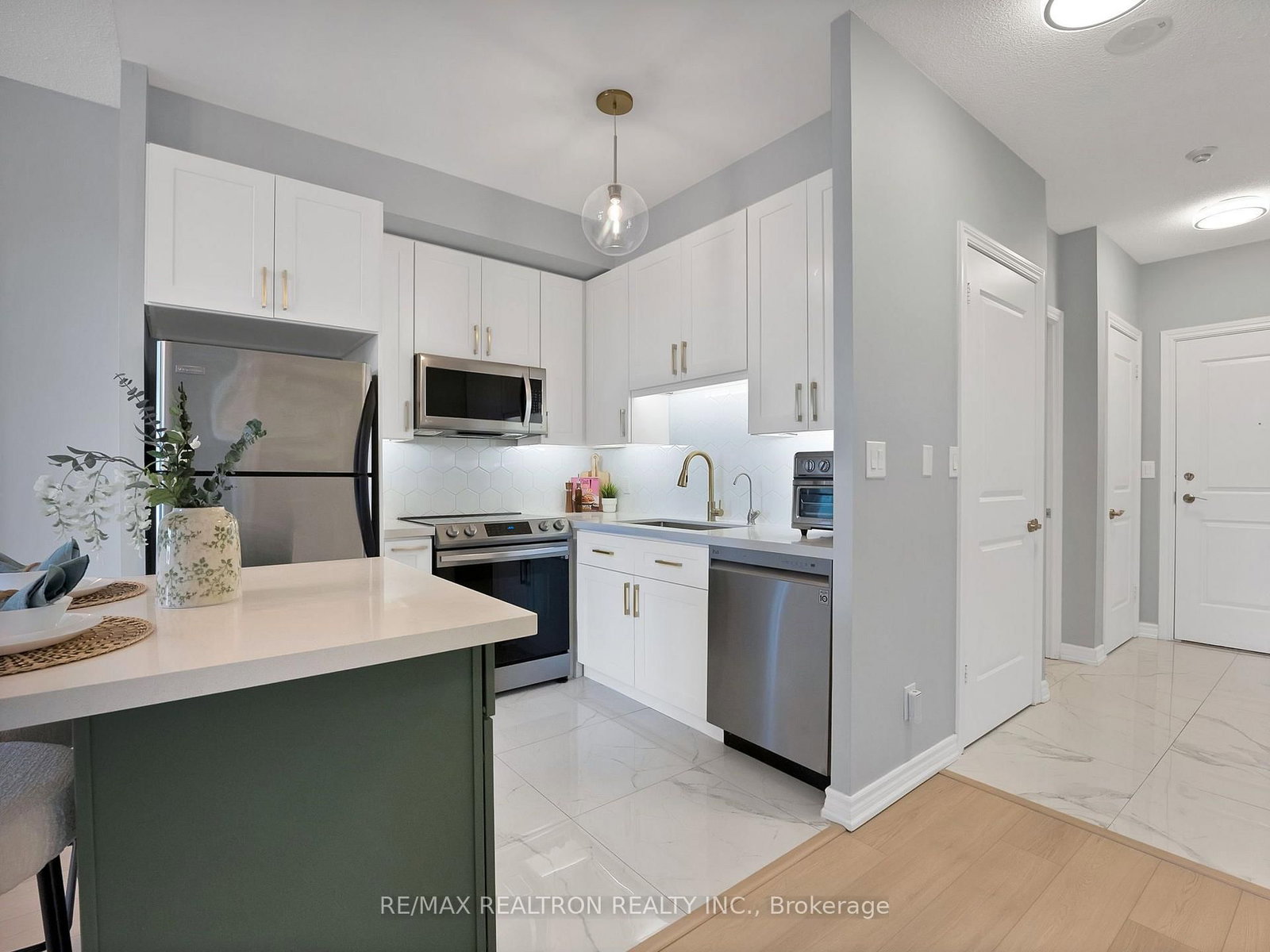 133 Wynford Drive • #707 • Toronto, ON photo 3