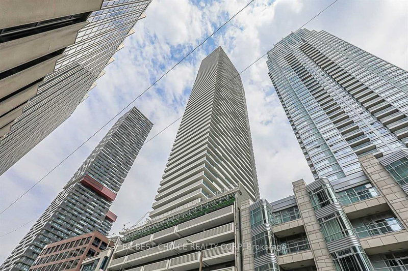 1803 - 2221 Yonge Street