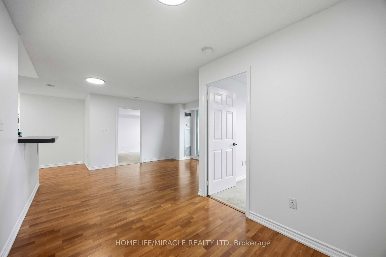 7 Lorraine Drive • #1010 • Toronto, ON photo 21
