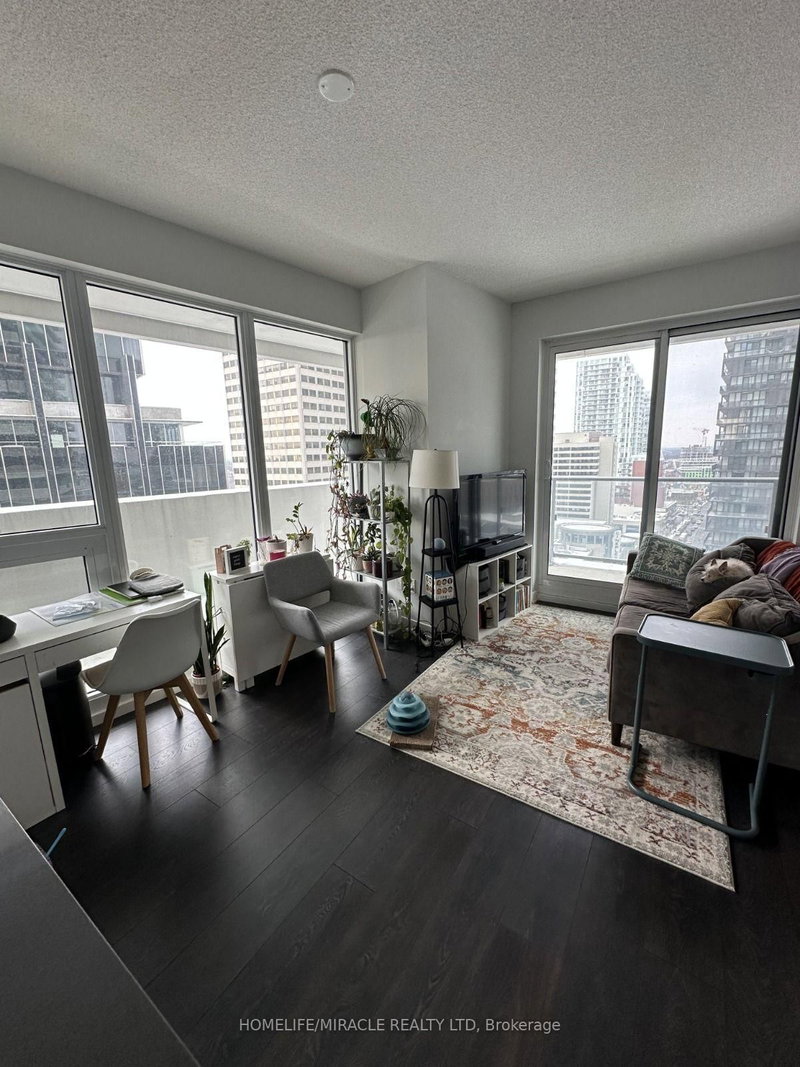 1609 - 2221 Yonge Street