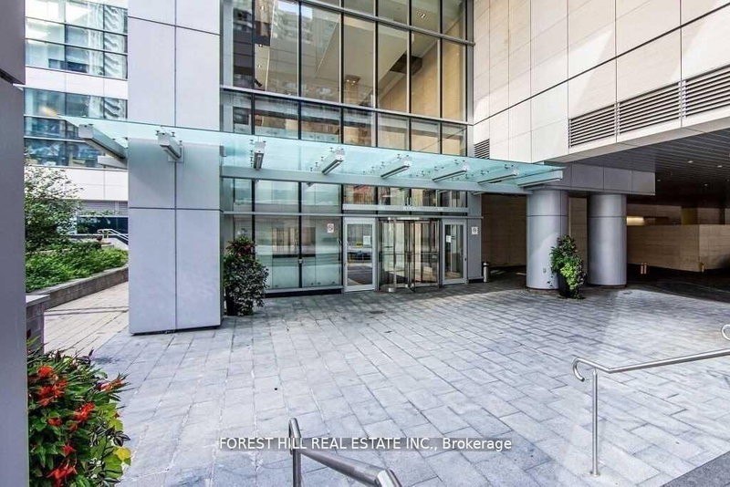 1615 - 386 Yonge Street