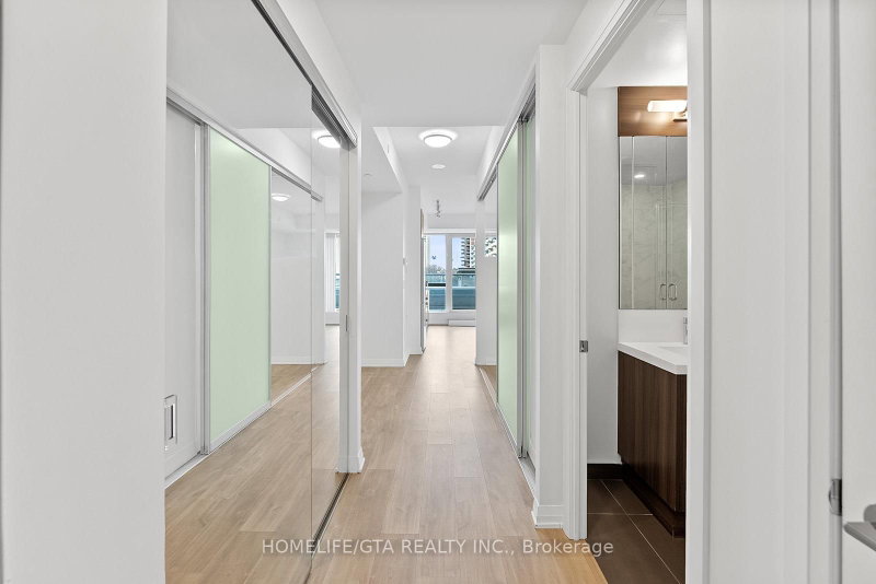 1811 - 101 Erskine Avenue