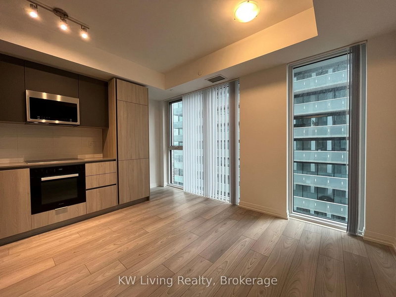 2329 - 400 King Street W