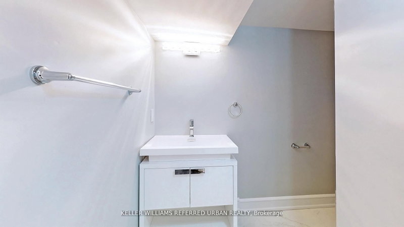 783 Dufferin St photo 5