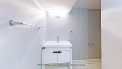 783 Dufferin Toronto,ON M6H 3K8 — Photo 5