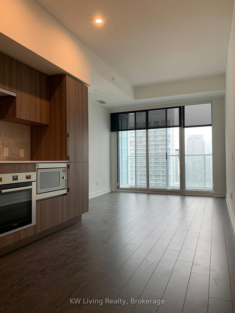 3706 - 19 Bathurst Street