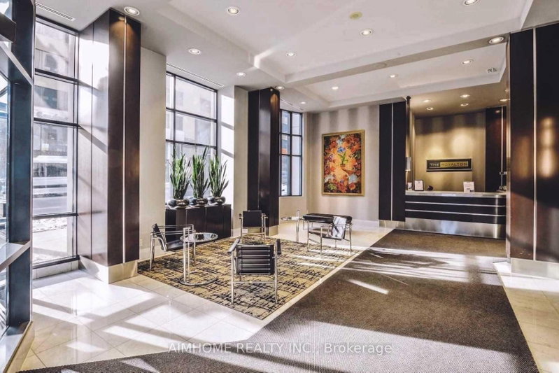 301 - 801 Bay Street