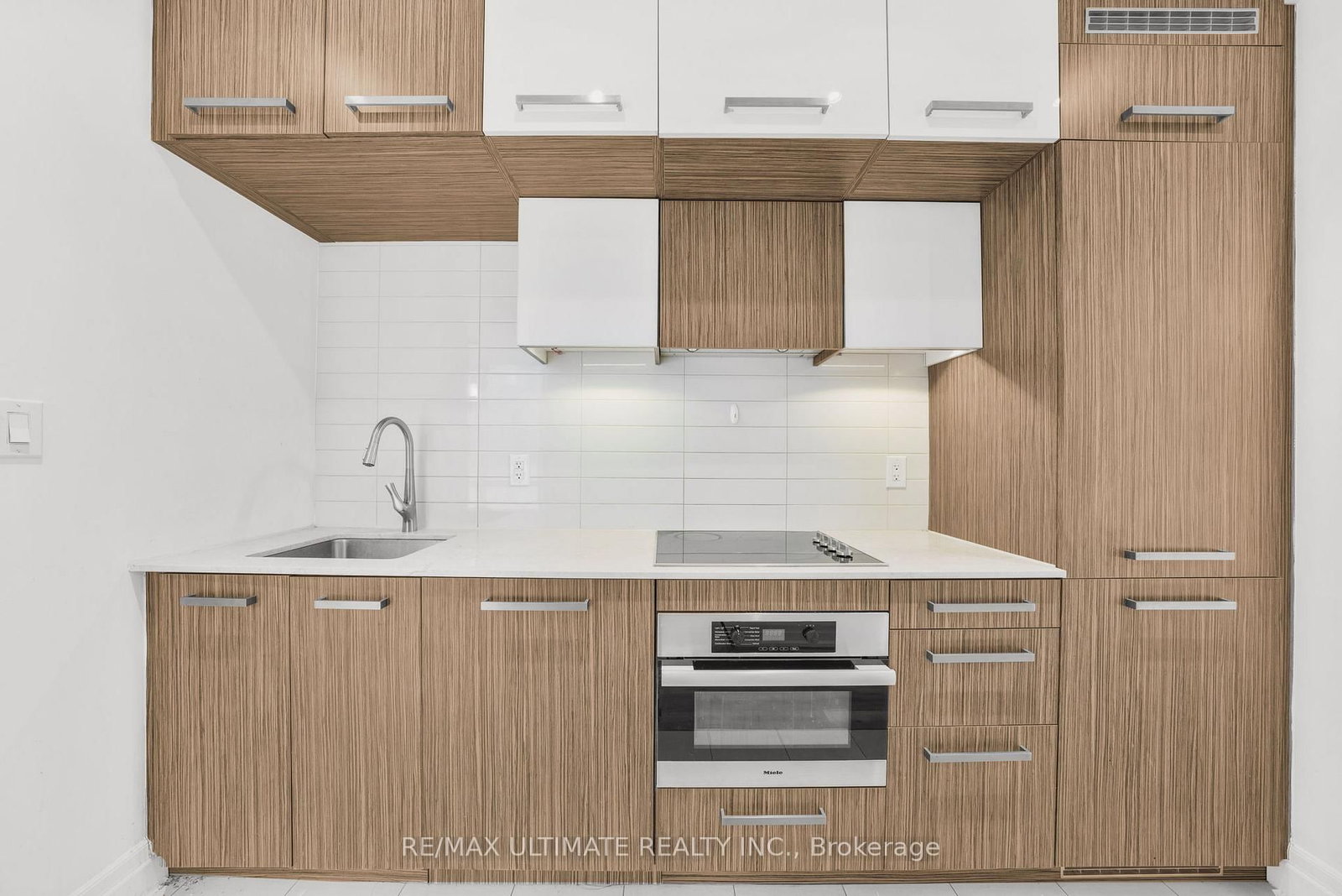 8 The Esplanade Street • #506 • Toronto, ON photo 12