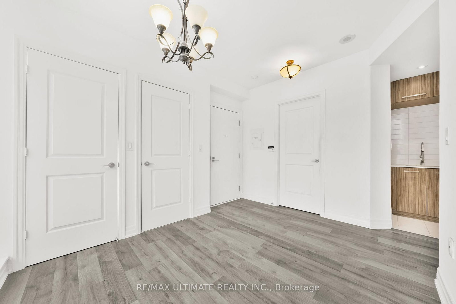 8 The Esplanade Street • #506 • Toronto, ON photo 14