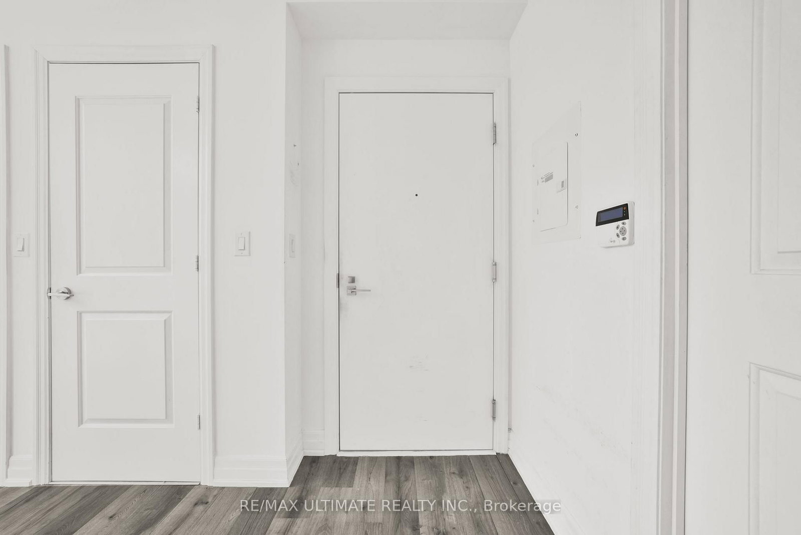 8 The Esplanade Street • #506 • Toronto, ON photo 17