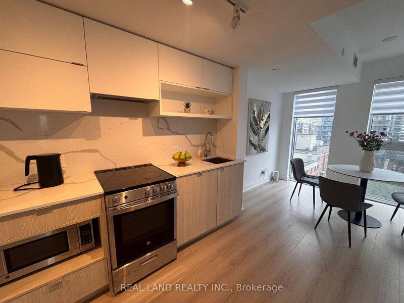1603 - 100 Queen Street E