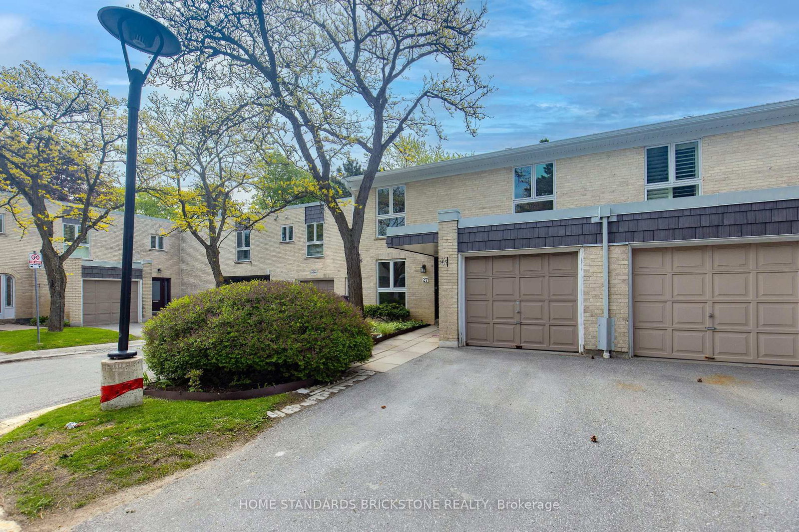 27 Proudbank Millway • #50 • Toronto, ON photo 2