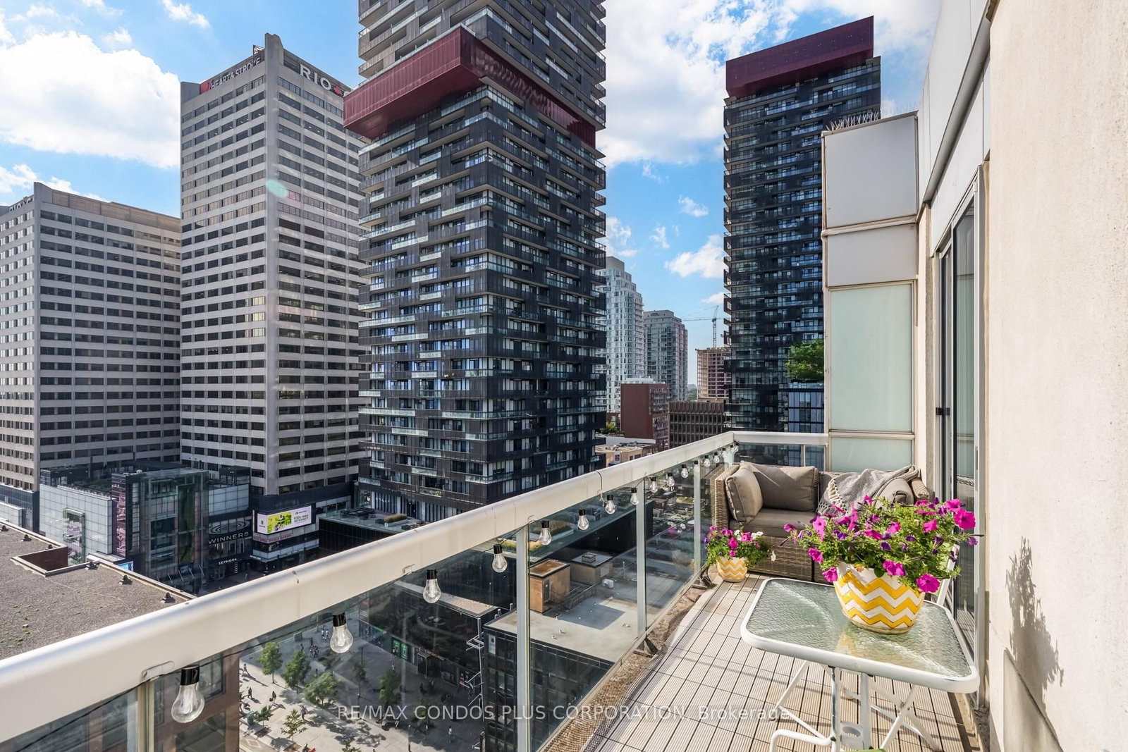 43 Eglinton Avenue E • #1901 • Toronto, ON photo 18