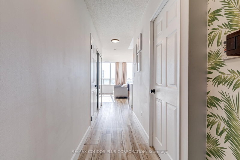 1901 - 43 Eglinton Avenue E