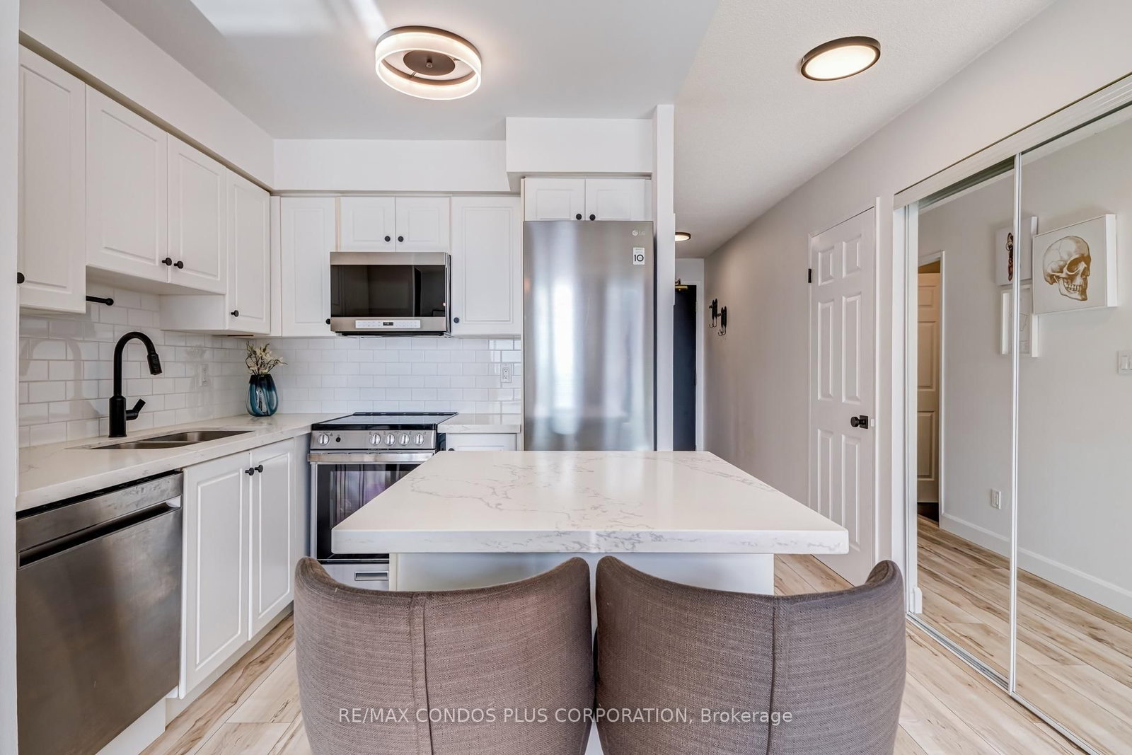 43 Eglinton Avenue E • #1901 • Toronto, ON photo 6