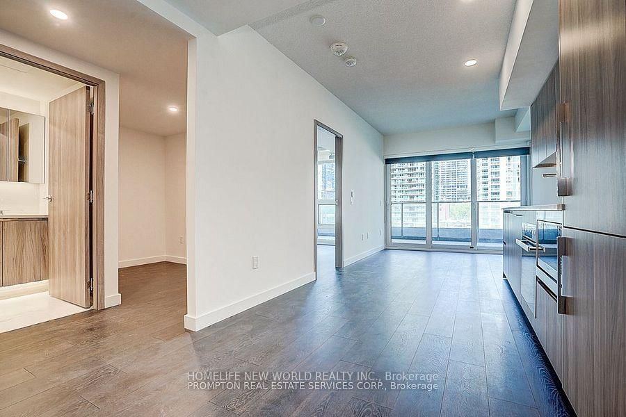 1 Concord Cityplace Way • #538 • Toronto, ON photo 5
