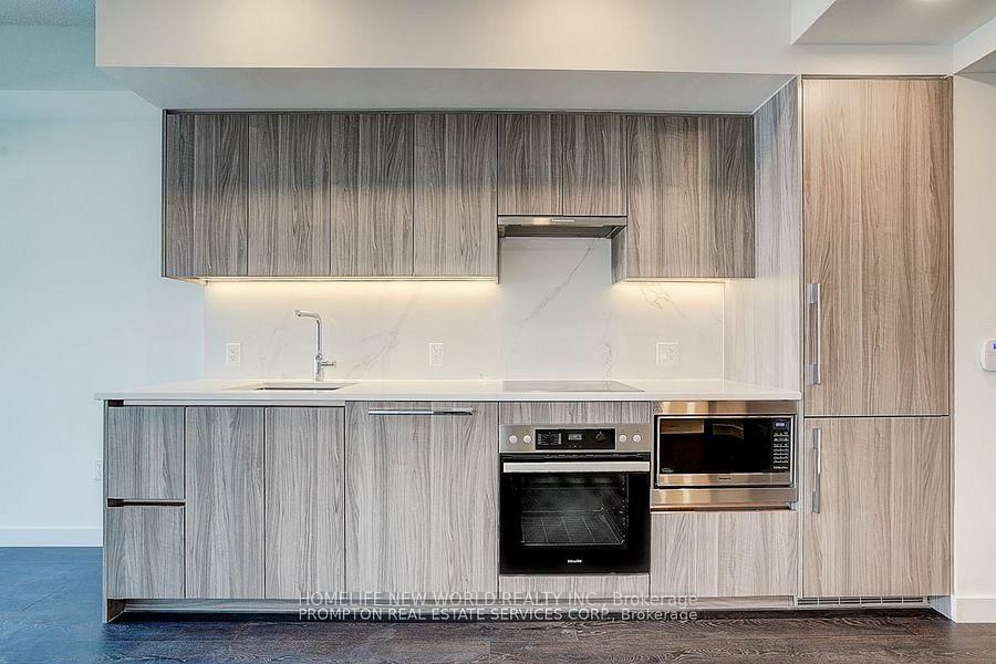 1 Concord Cityplace Way • #538 • Toronto, ON photo 6