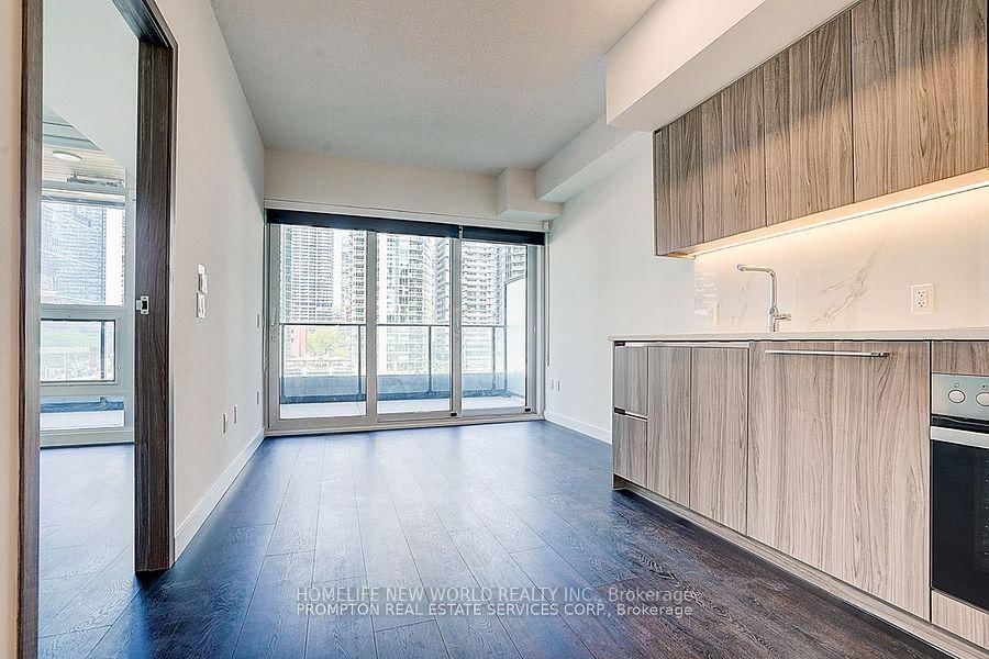 1 Concord Cityplace Way • #538 • Toronto, ON photo 9