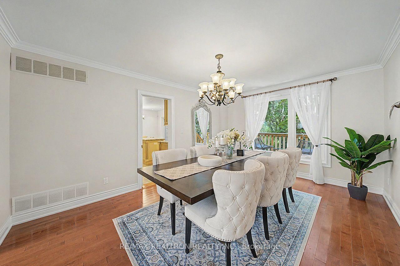 77 Mossgrove Trail • Toronto, ON photo 10