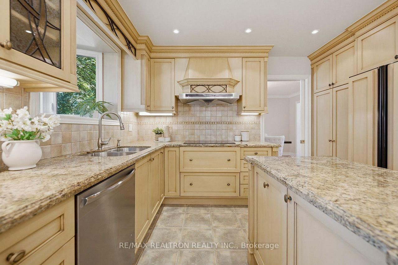 77 Mossgrove Trail • Toronto, ON photo 15