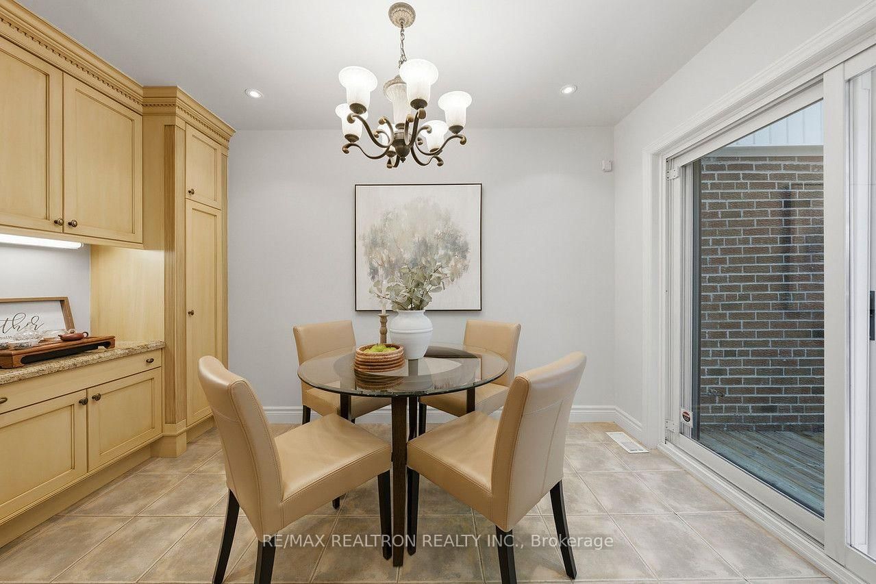 77 Mossgrove Trail • Toronto, ON photo 18