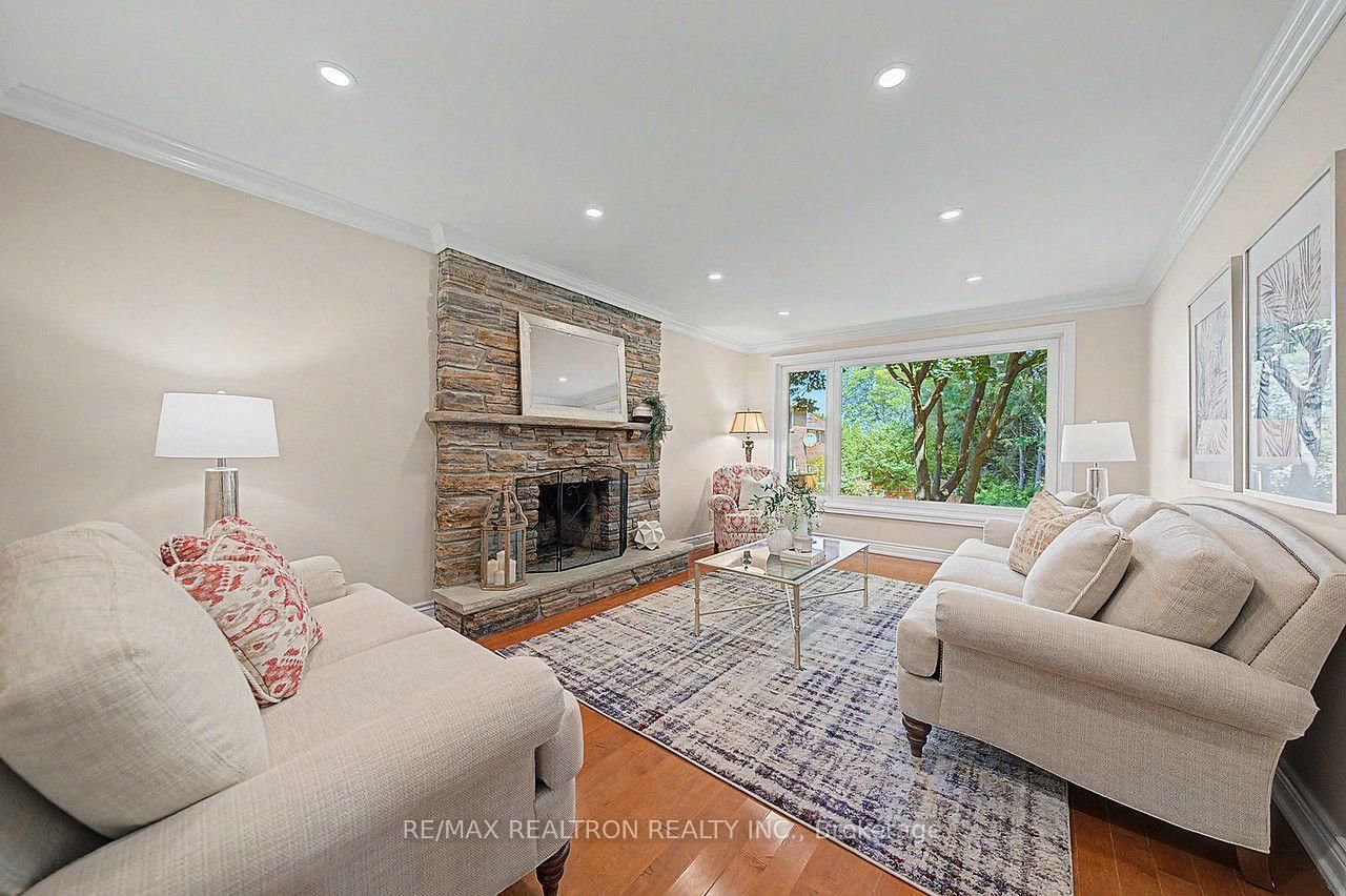 77 Mossgrove Trail • Toronto, ON photo 23