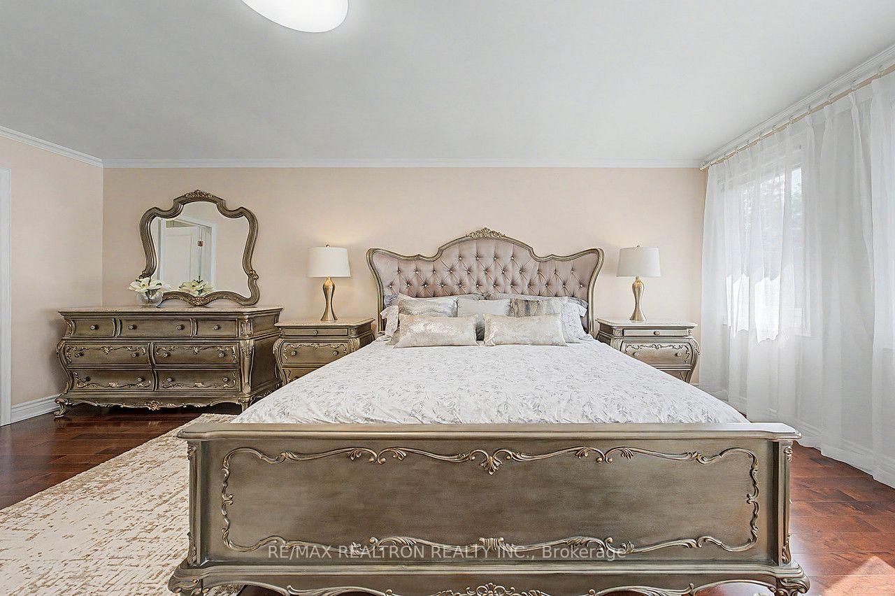 77 Mossgrove Trail • Toronto, ON photo 29