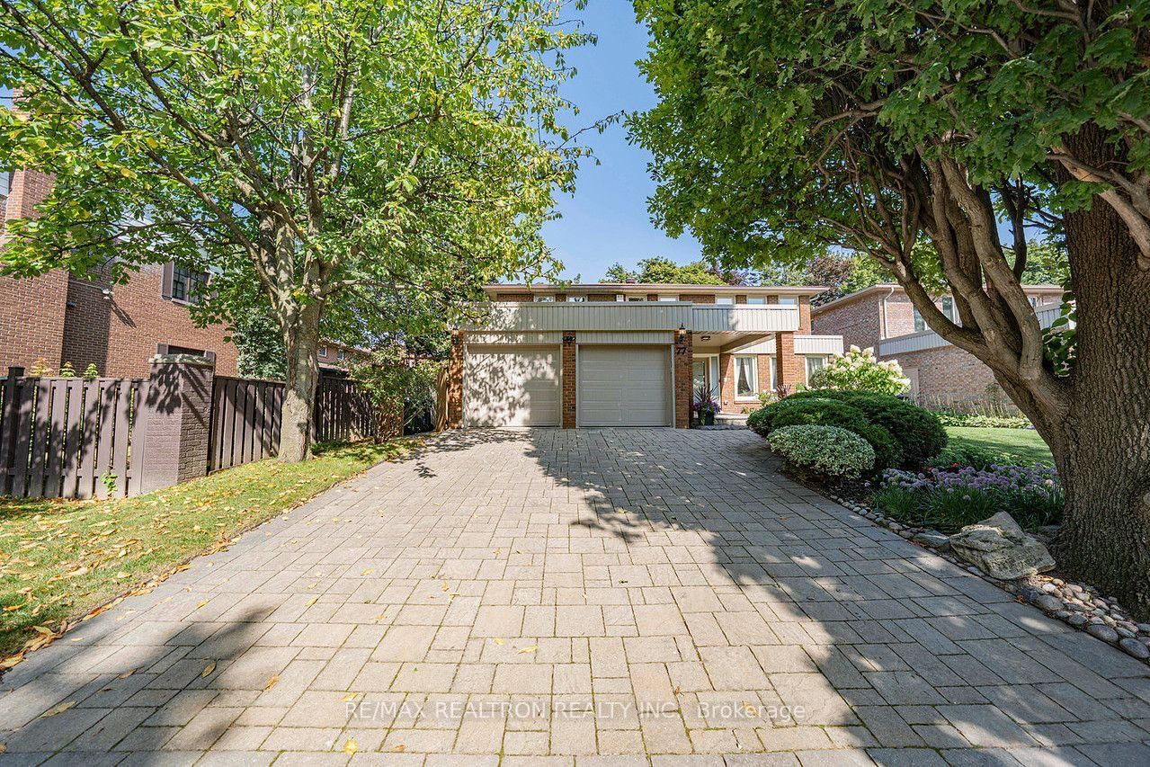 77 Mossgrove Trail • Toronto, ON photo 48