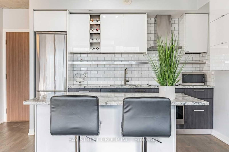 622 - 560 King Street W