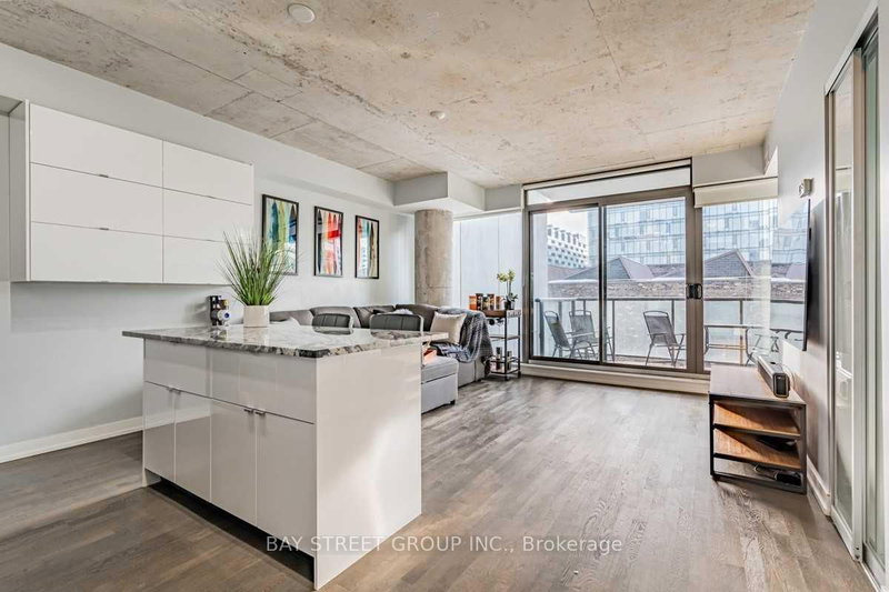 622 - 560 King Street W