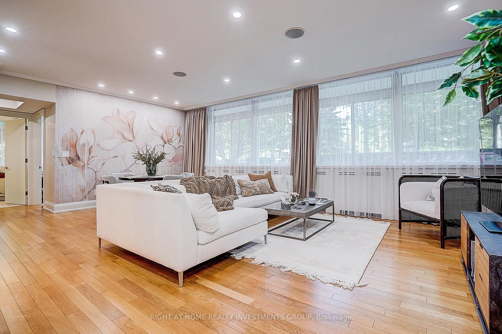 500 Avenue Road • #102 • Toronto, ON photo 13