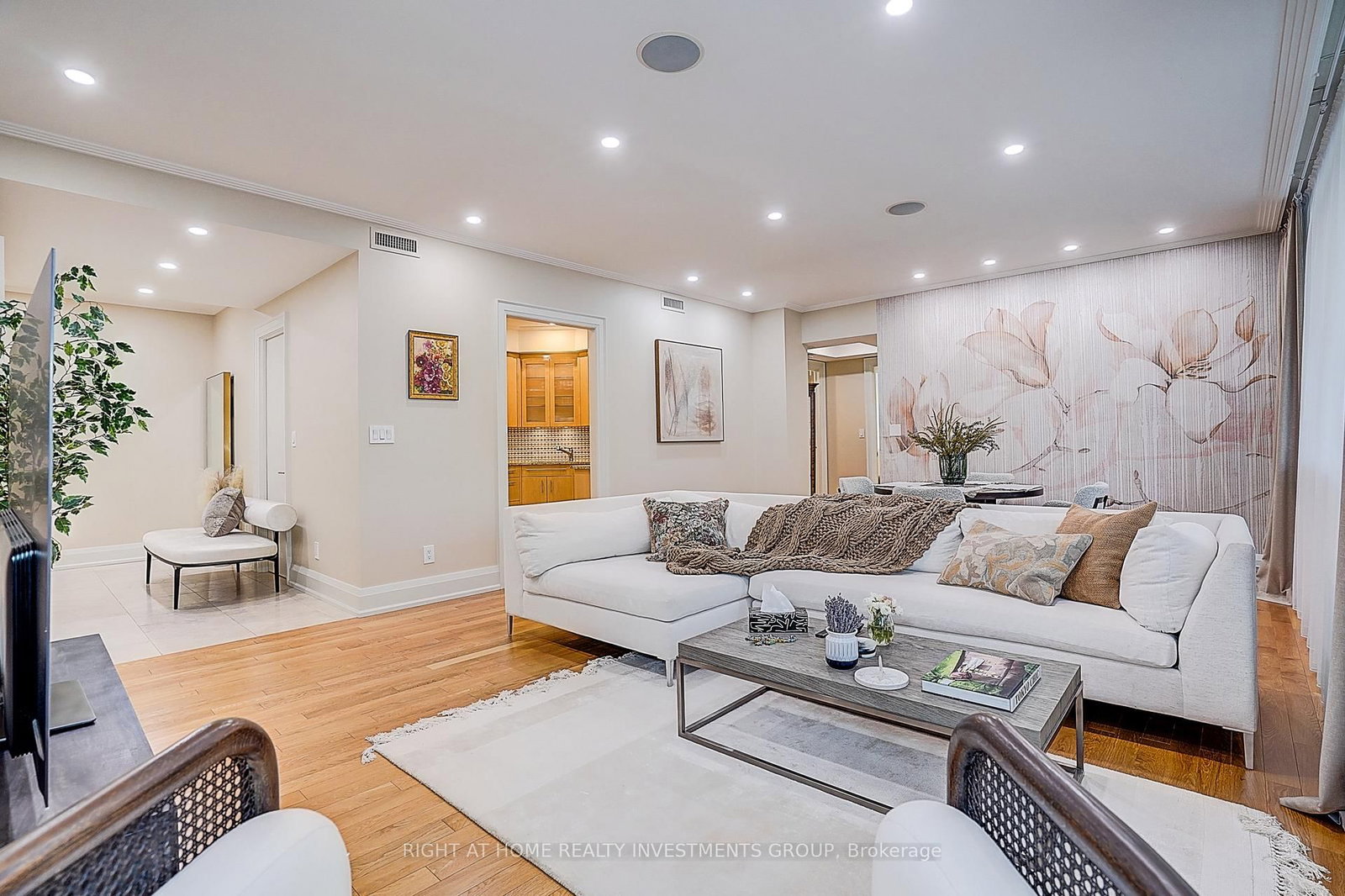 500 Avenue Road • #102 • Toronto, ON photo 15