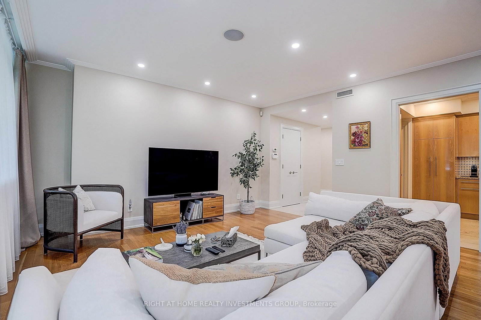 500 Avenue Road • #102 • Toronto, ON photo 16