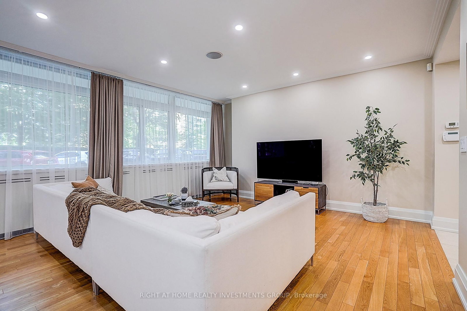 500 Avenue Road • #102 • Toronto, ON photo 17
