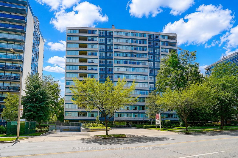 102 - 500 Avenue Road
