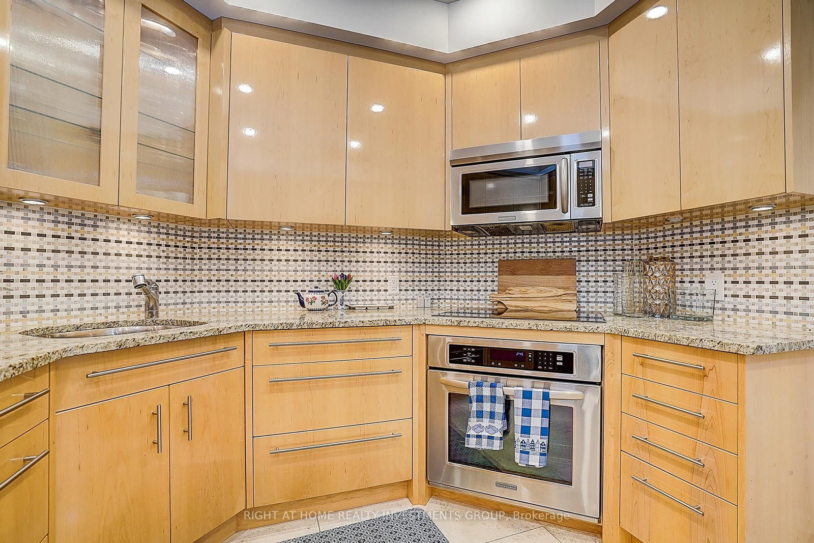 500 Avenue Road • #102 • Toronto, ON photo 25