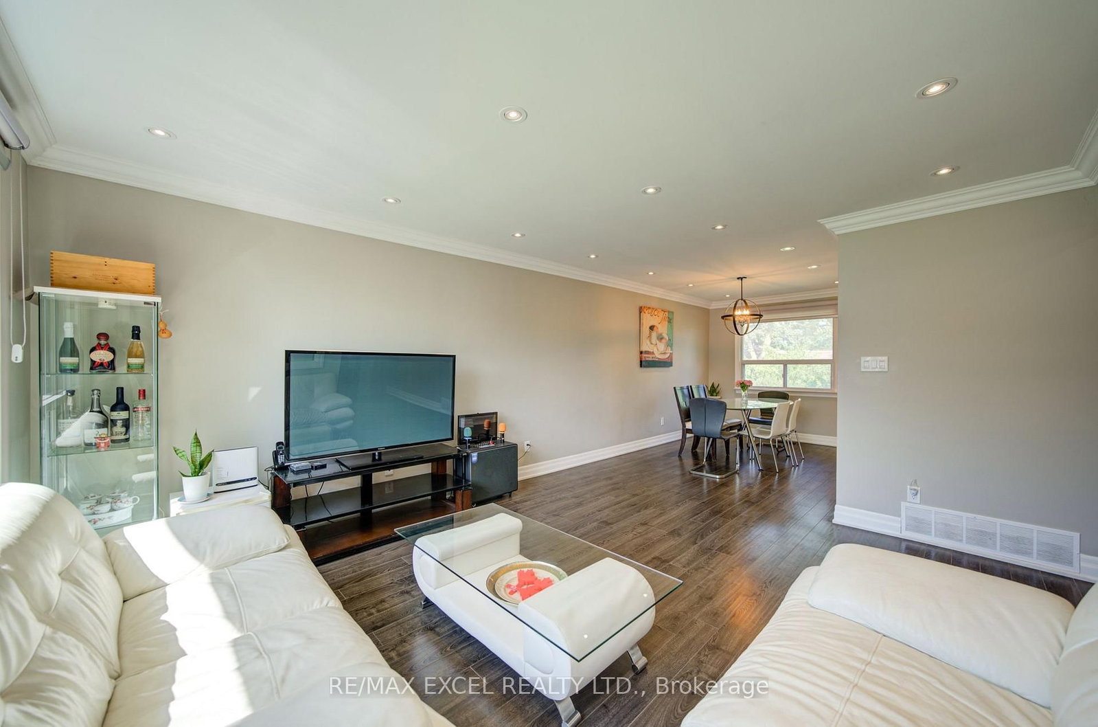 6 Averill Crescent • Toronto, ON photo 10